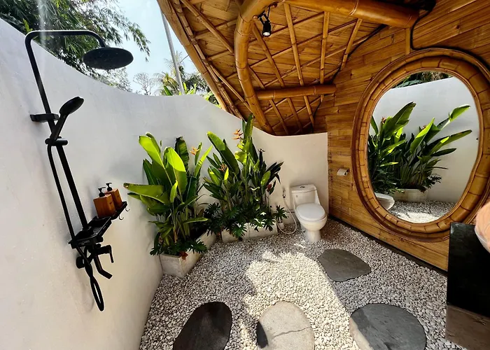 Circle House Sidemen Villa *