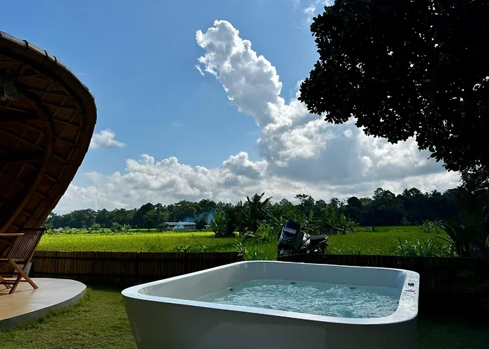 Circle House Sidemen Villa Silebeng